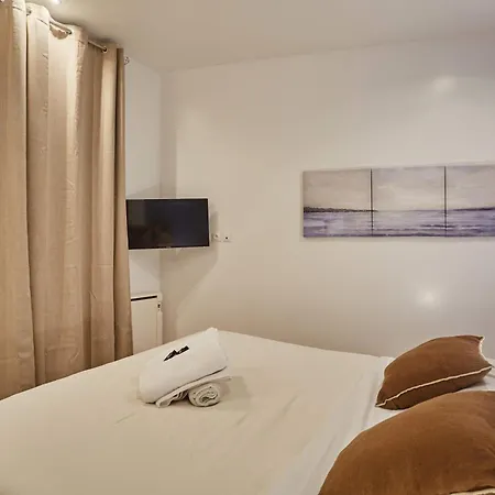 Daire New 2 Bedrooms Center Of By Prestige