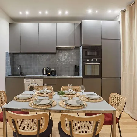 New 2 Bedrooms Center Of By Prestige Apartment Paris