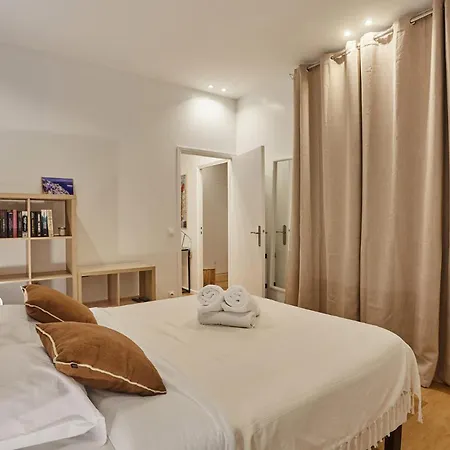 New 2 Bedrooms Center Of By Prestige Apartment Paris